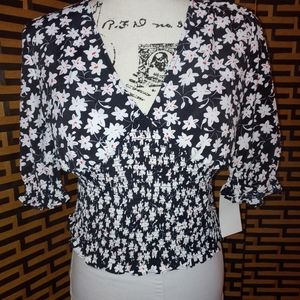 LEITH Floral V-Neck Cropped Blouse Sz: M- NWT